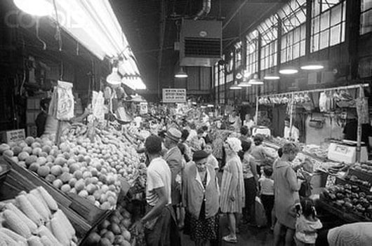 Group of people in La Marqueta may-64