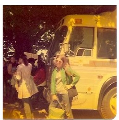 people getting off bus
